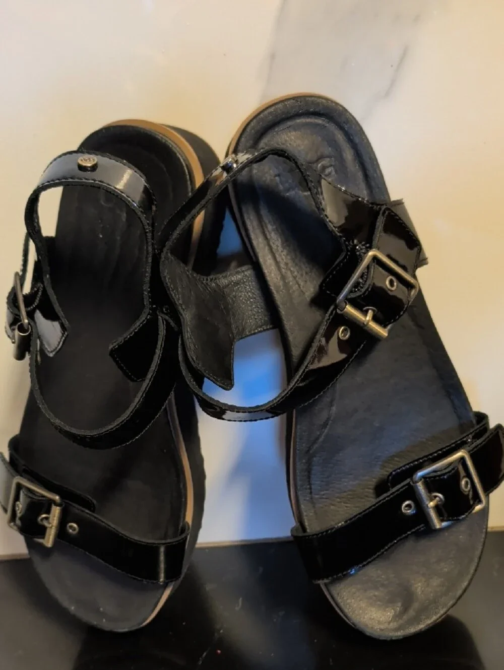 UGG Angie Platform Leather Sandals Size 7 Used Great